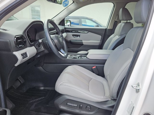 Certified 2025 Honda Pilot EX-L image 10