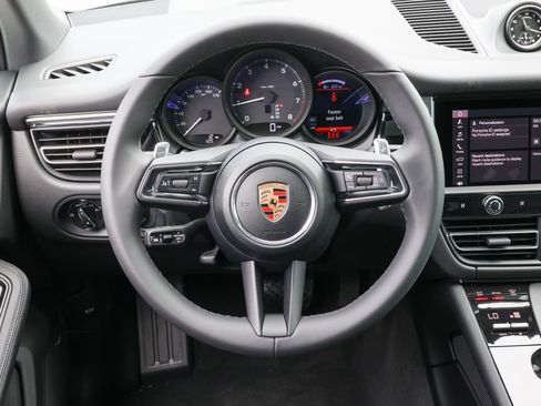 New 2026 Porsche Macan AWD/4WD image 25