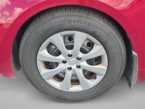 Used 2025 Toyota Corolla LE FWD image 21