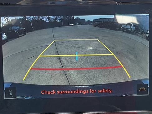 Used 2025 Toyota Camry SE w/ Convenience Package image 16