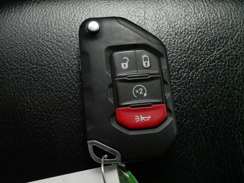 Used 2022 Jeep Wrangler Unlimited Sport AWD/4WD image 31