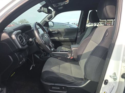 Used 2021 Toyota Tacoma TRD Off-Road w/ Technology Package image 3