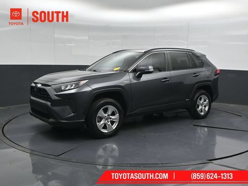 Used 2021 Toyota RAV4 LE AWD/4WD image 6