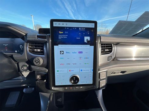 Used 2025 Ford F150 Lightning Flash image 19