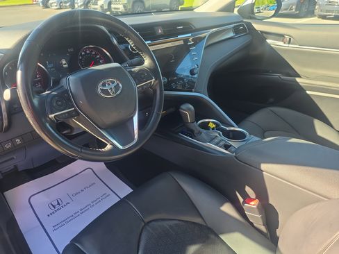 Used 2019 Toyota Camry XSE FWD image 10