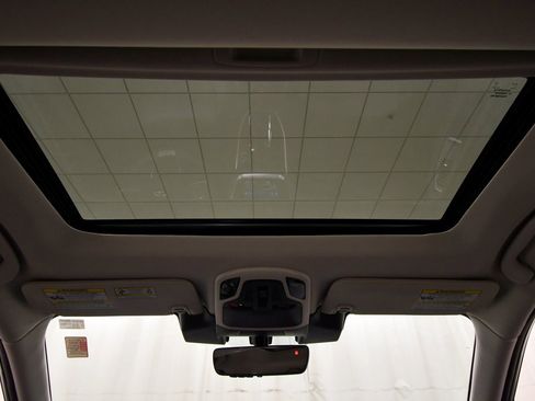 Used 2023 Subaru Outback Limited image 16