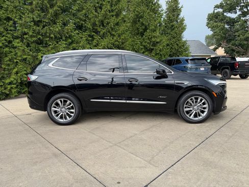 Used 2024 Buick Enclave Avenir w/ Avenir Technology Package AWD/4WD image 32