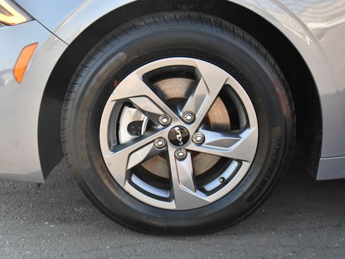 Used 2023 Kia K5 LXS image 12