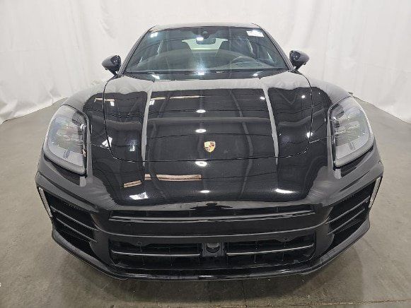 Used 2024 Porsche Panamera 4 w/ Premium Package AWD/4WD image 3