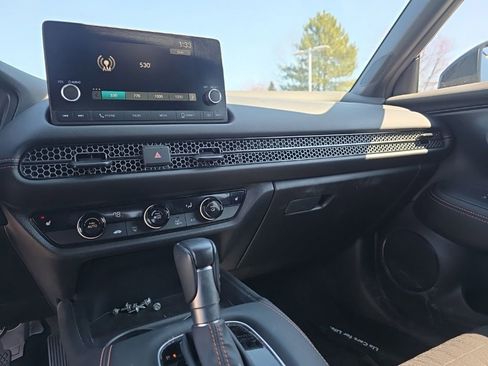 Used 2025 Honda HR-V Sport image 19