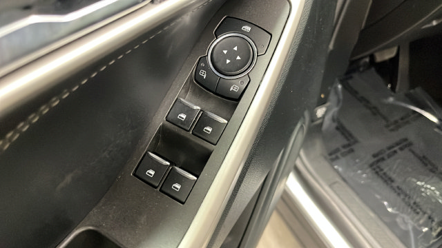 Used 2024 Ford Explorer XLT AWD/4WD image 20
