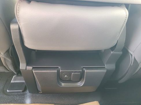 New 2025 Ford F550 4x4 SuperCab Super Duty image 24