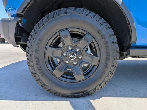 Used 2024 Ford Bronco Black Diamond AWD/4WD image 15