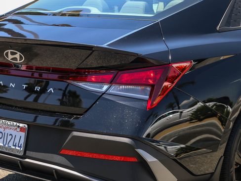 Certified 2026 Hyundai Elantra Sport FWD image 11