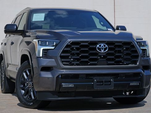 Used 2023 Toyota Sequoia Platinum AWD/4WD image 4