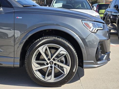 Certified 2025 Audi Q3 2.0T Premium image 13