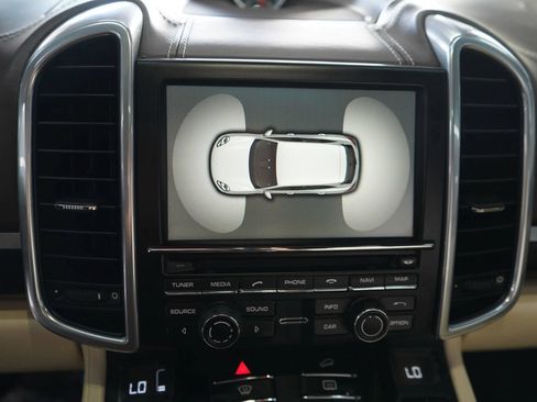 Used 2015 Porsche Cayenne S AWD/4WD image 21