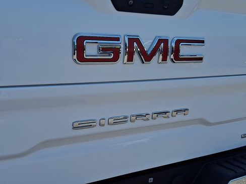 Used 2021 GMC Sierra 1500 SLT w/ SLT Premium Plus Package AWD/4WD image 30