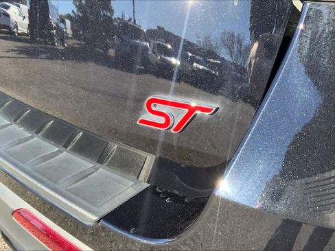 Certified 2025 Ford Explorer ST image 9