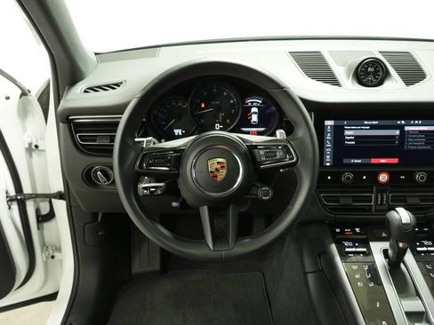 Certified 2025 Porsche Macan AWD/4WD image 13