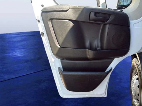 Used 2018 RAM ProMaster 2500 w/ Premium Appearance Group FWD image 15