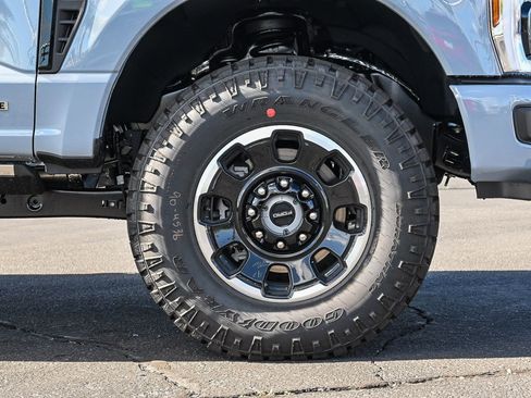 New 2026 Ford F250 Platinum w/ Tremor Off-Road Package AWD/4WD image 10
