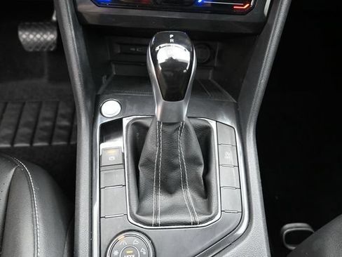 Used 2022 Volkswagen Tiguan SE AWD/4WD image 26