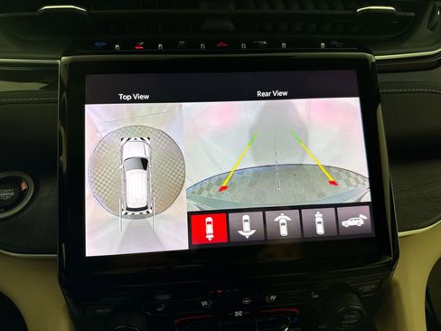 Used 2023 Jeep Grand Cherokee 4WD 4xe w/ Luxury Tech Group II image 19