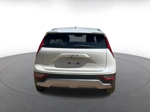 Used 2026 Kia Niro LX FWD image 14