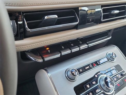 Certified 2023 Lincoln Aviator AWD w/ Premium Package image 23