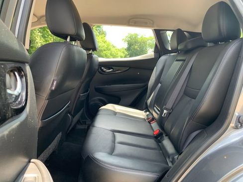 Used 2018 Nissan Rogue Sport SL AWD/4WD image 17
