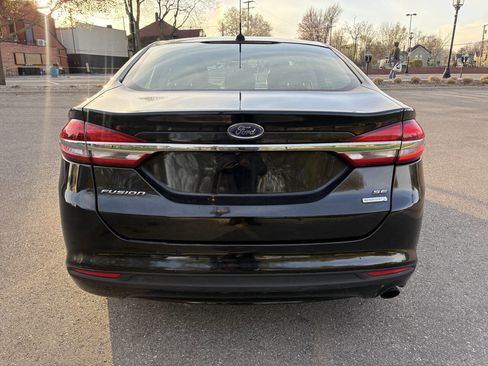 Used 2017 Ford Fusion SE w/ Fusion SE Technology Package FWD image 11