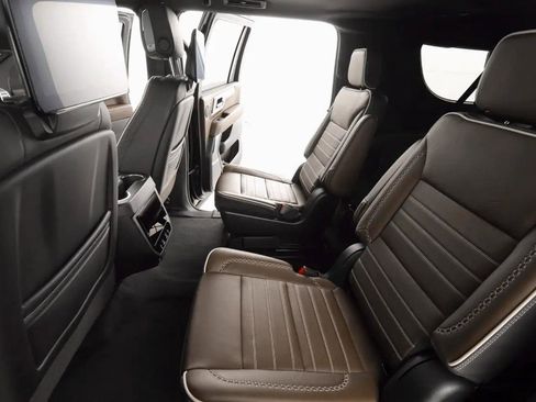 Used 2025 GMC Yukon XL Denali Ultimate image 28