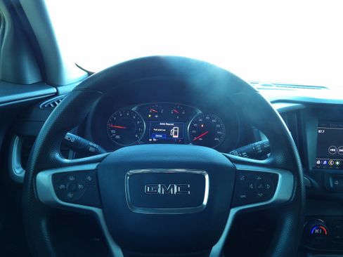 Used 2022 GMC Terrain SLE w/ Driver Convenience Package FWD image 14