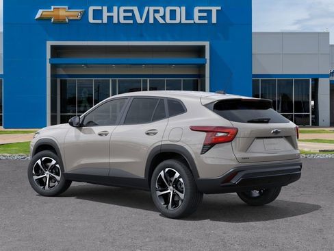 New 2026 Chevrolet Trax RS w/ Sunroof Package FWD image 3