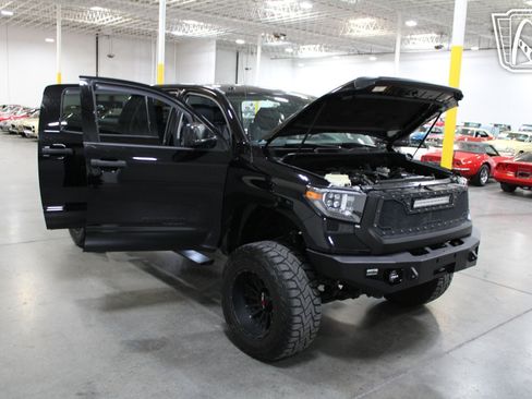 Used 2014 Toyota Tundra SR5 w/ TRD Off Road Package AWD/4WD image 36