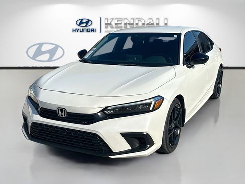 Used 2023 Honda Civic Sport image 3