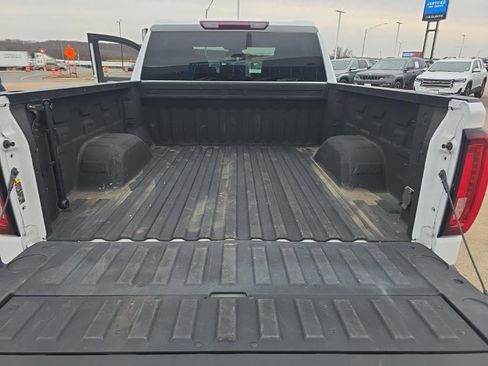 Used 2022 GMC Sierra 1500 SLT w/ SLT Convenience Package image 22