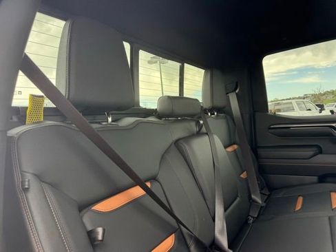 Used 2024 GMC Sierra 1500 AT4 w/ Technology Package AWD/4WD image 21