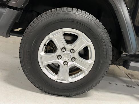 Used 2020 Jeep Wrangler Sport image 26