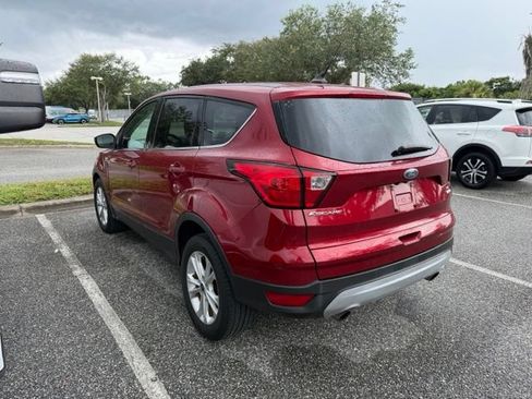 Used 2019 Ford Escape SE FWD image 4