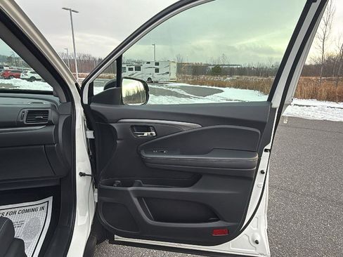 Used 2023 Honda Ridgeline Sport image 16