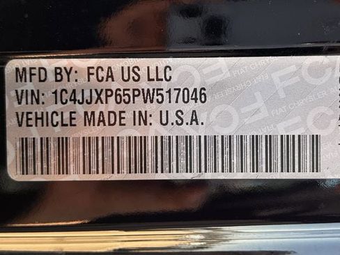 Used 2023 Jeep Wrangler Unlimited Sahara image 34