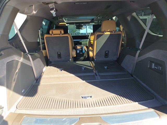 Used 2025 Cadillac Escalade Premium Luxury w/ Touring Package AWD/4WD image 9