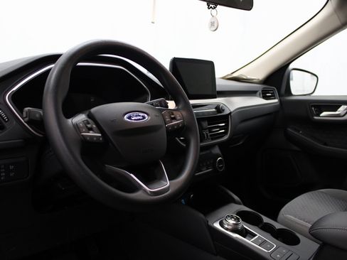 Used 2020 Ford Escape SE image 17