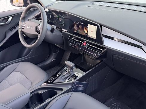 New 2025 Kia Niro EX image 7