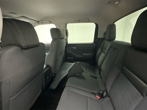 Certified 2022 Nissan Frontier SV w/ Technology Package image 10