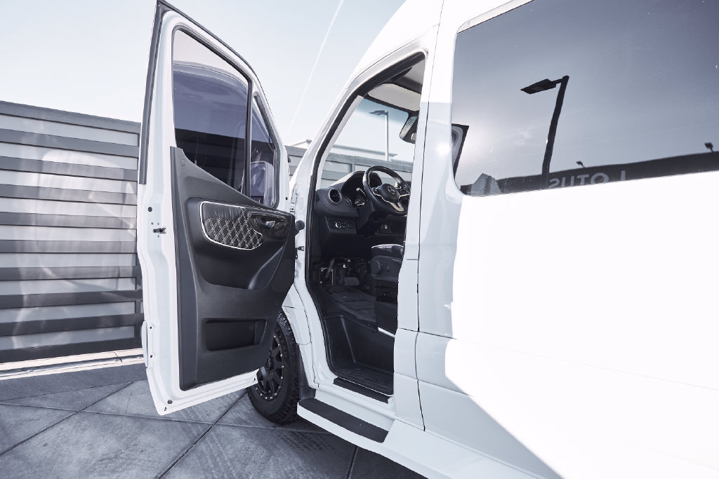 Used 2019 Mercedes-Benz Sprinter 144 image 32