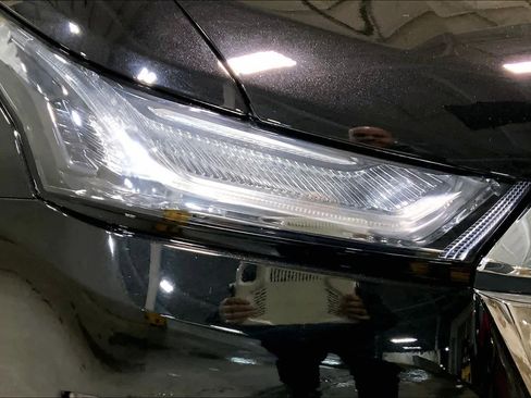 Used 2023 Chevrolet Traverse LT w/ LPO, Floor Liner Package image 28