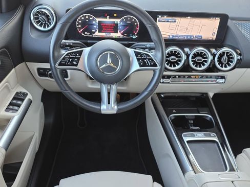 Used 2025 Mercedes-Benz GLA 250 4MATIC image 12